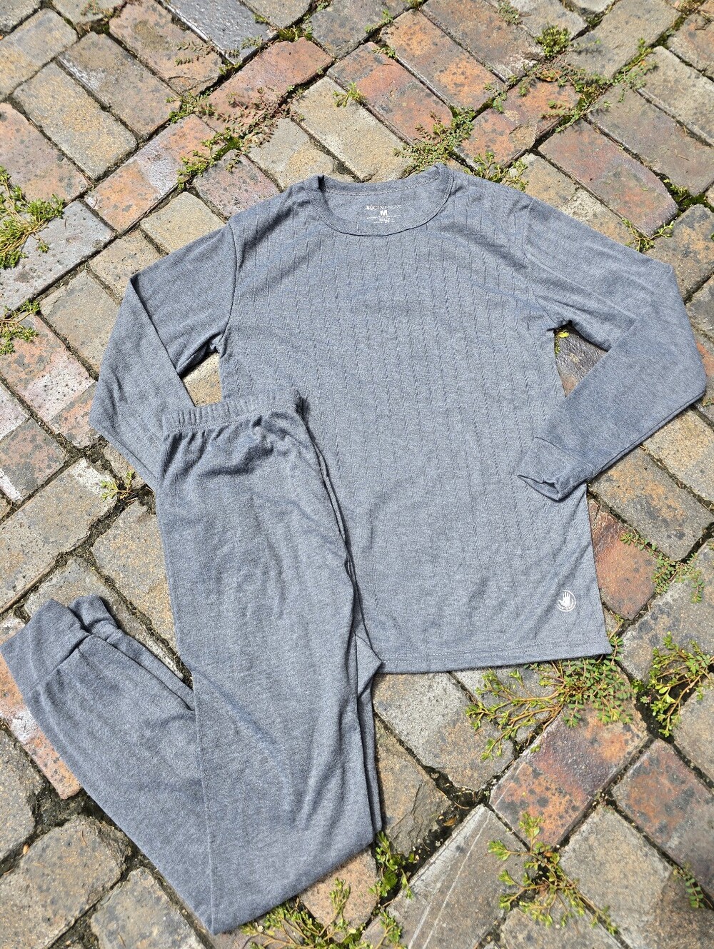 Body Glove Men's Gray Crew Neck Long Sleeve Long Underwear Set. Base Layers Warm
